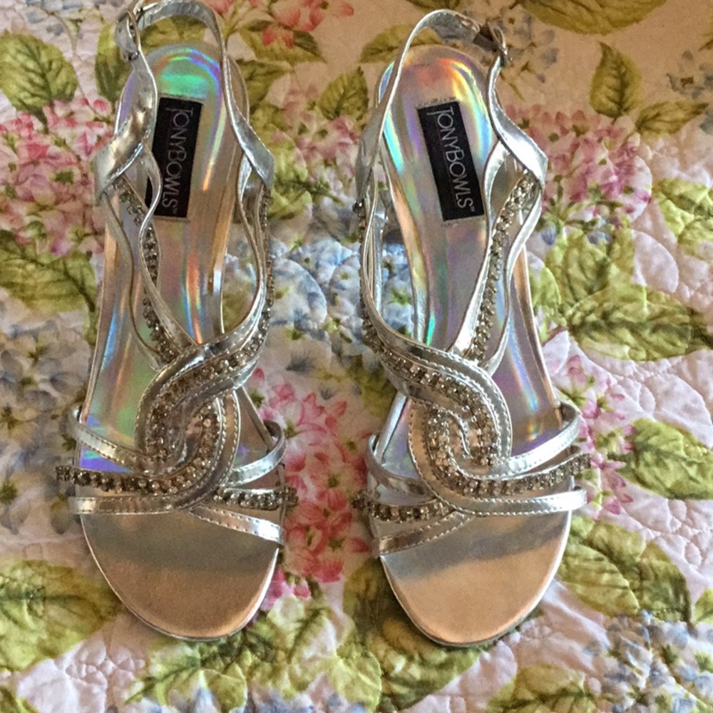 EUC Tony Bowls Siler Sandals